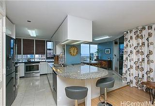 Honolulu Park Place Condo