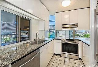 Honolulu Park Place Condo