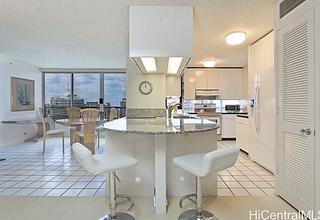 Honolulu Park Place Condo