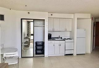Liliuokalani Gardens Condo