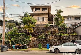 Kamehameha Heights Home