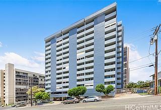 Ward Kinau Condo