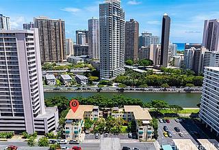 Commodore Waikiki Condo