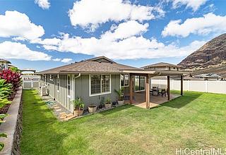 Cottages At Maunaolu Home